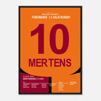 Mertens wird zum Derbyhero von Kadiköy Fußball Poster mit Rahmen