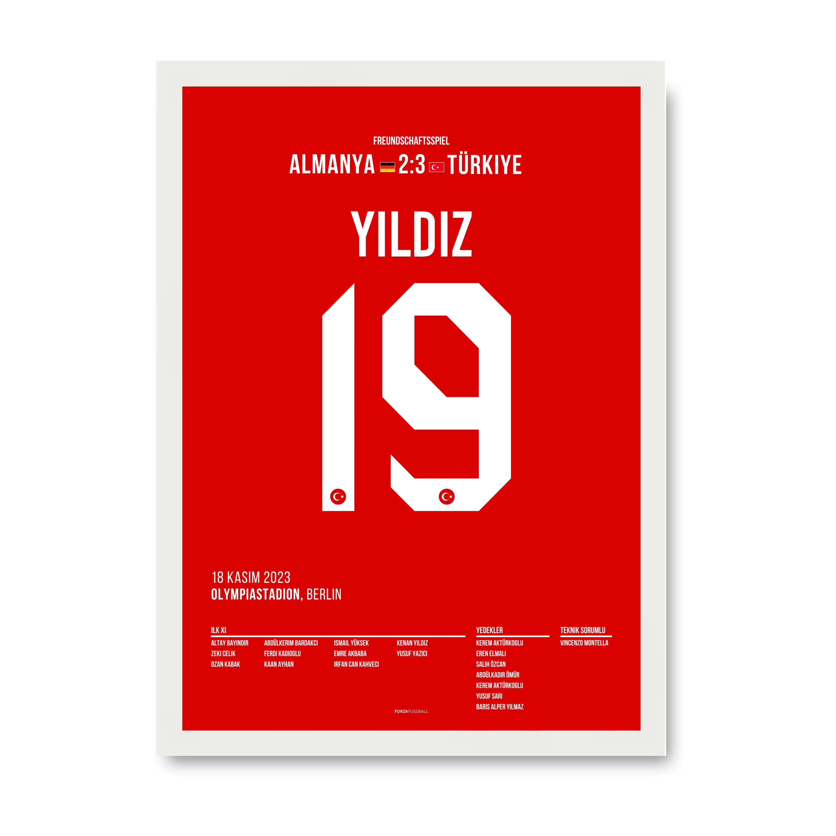 Kenan Yildiz knallt den Ball gegen Deutschland unter die Latte