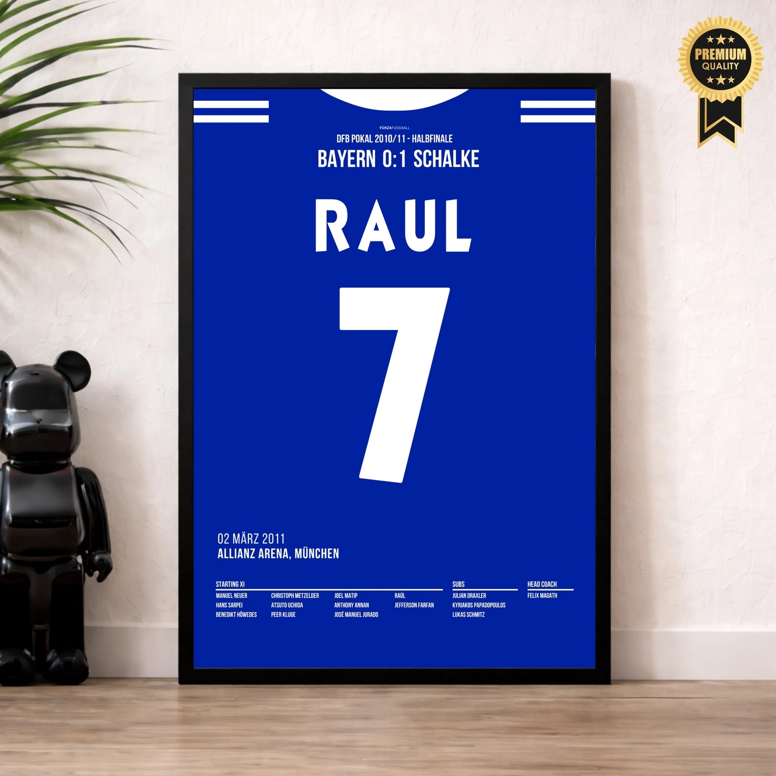 Raul köpft Schalke gegen die Bayern ins Pokalfinale 2011 Fußball Poster mit Rahmen
