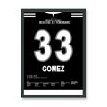 Gomez mit Doppelback gegen Fener in BJKs Meistersaison Fußball Poster mit Rahmen