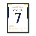 Vini Jr entscheidet den Supercup El Clasico per Hattrick Fußball Poster mit Rahmen