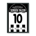 Sergen Yalcin und Besiktas übernehmen die Stamford Bridge Fußball Poster mit Rahmen