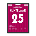 Der Hunter führt Schalke zum DFB Pokal Titel 2011 Fußball Poster mit Rahmen